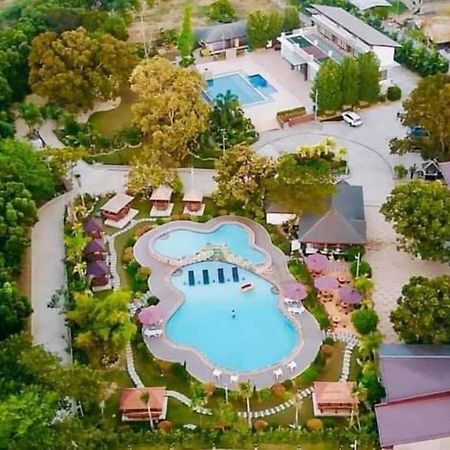 Floating Sanctuary Resort Powered By Cocotel Bulacan Exteriör bild