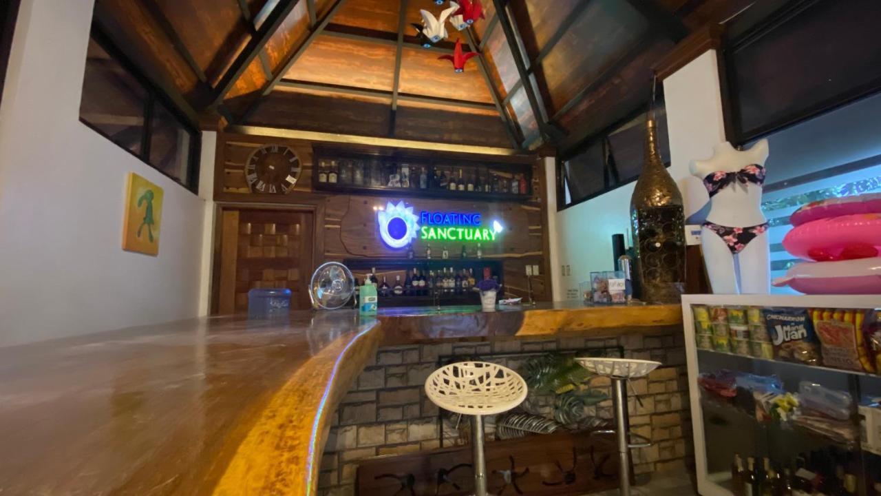Floating Sanctuary Resort Powered By Cocotel Bulacan Exteriör bild