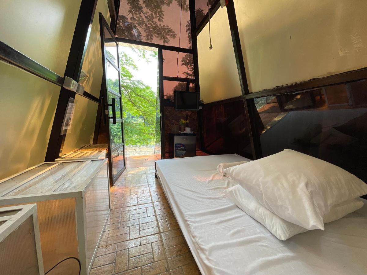 Floating Sanctuary Resort Powered By Cocotel Bulacan Exteriör bild