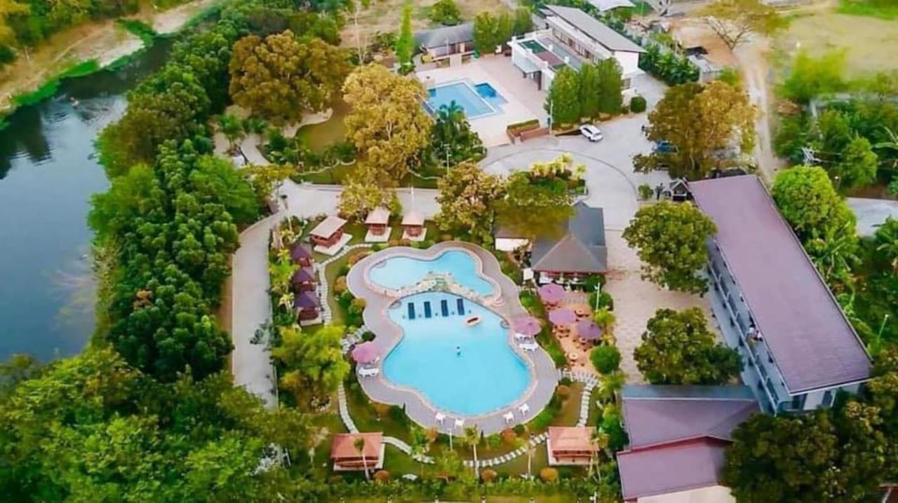Floating Sanctuary Resort Powered By Cocotel Bulacan Exteriör bild